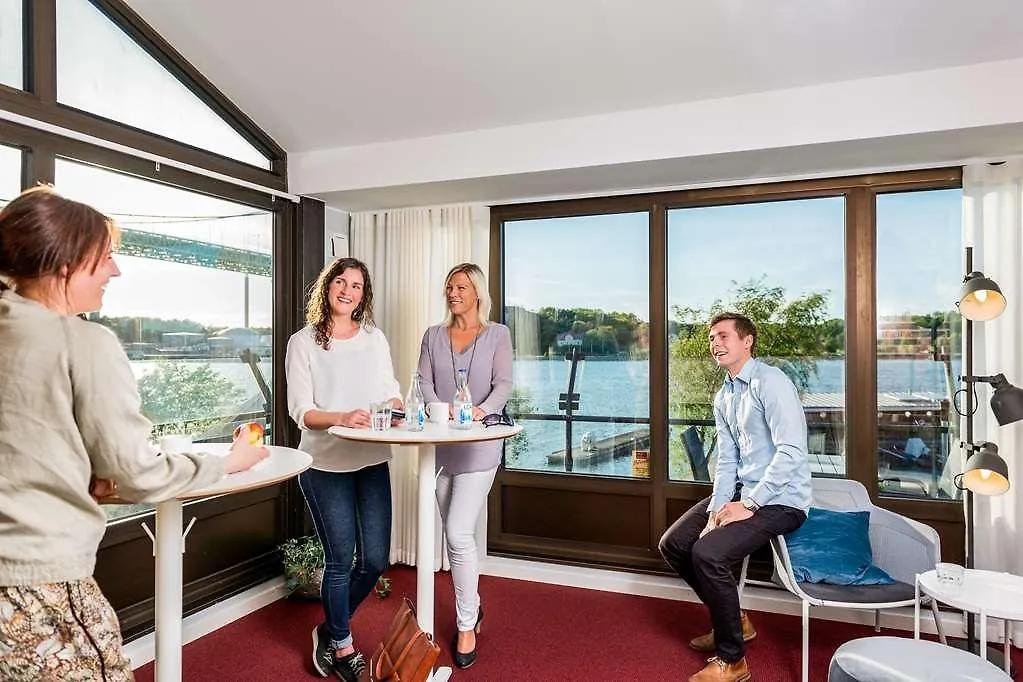 Quality Hotel Waterfront Gotemburgo 4*,